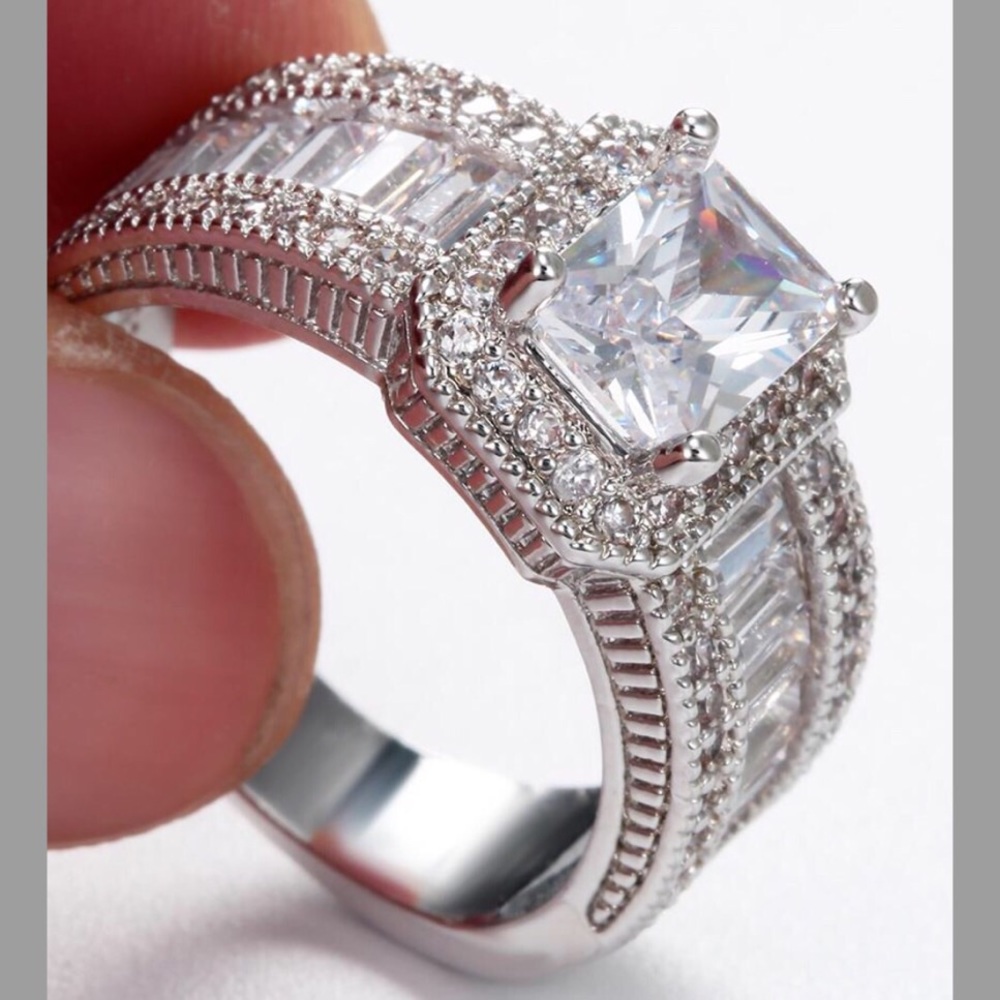 💠HP!5/23💠SIZES ADDED💠 STUNNING MULTI CZ RING💠 - Picture 2 of 3